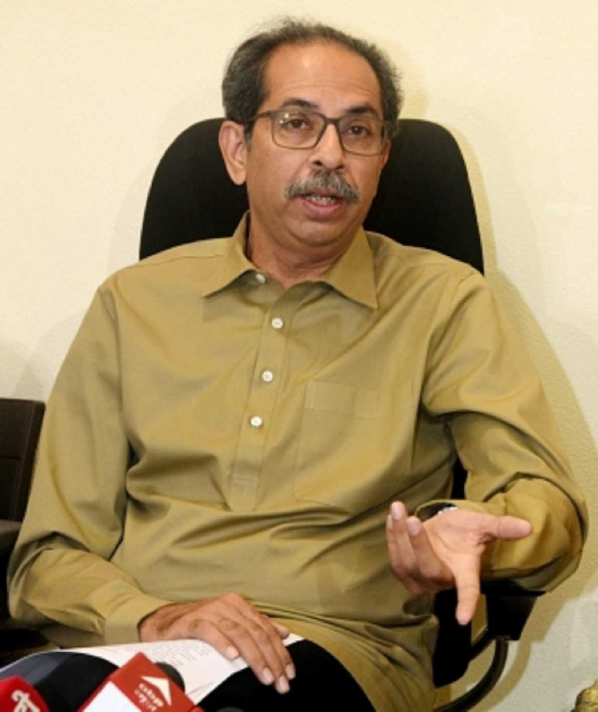 चुनाव आयोग के आदेश पर गरजे ठाकरे, कहा- धनुष और बाण चोरी करने वाले चोरों को करेंगे खत्म चुनाव आयोग के आदेश पर गरजे ठाकरे, कहा- धनुष और बाण चोरी करने वाले चोरों को करेंगे खत्म